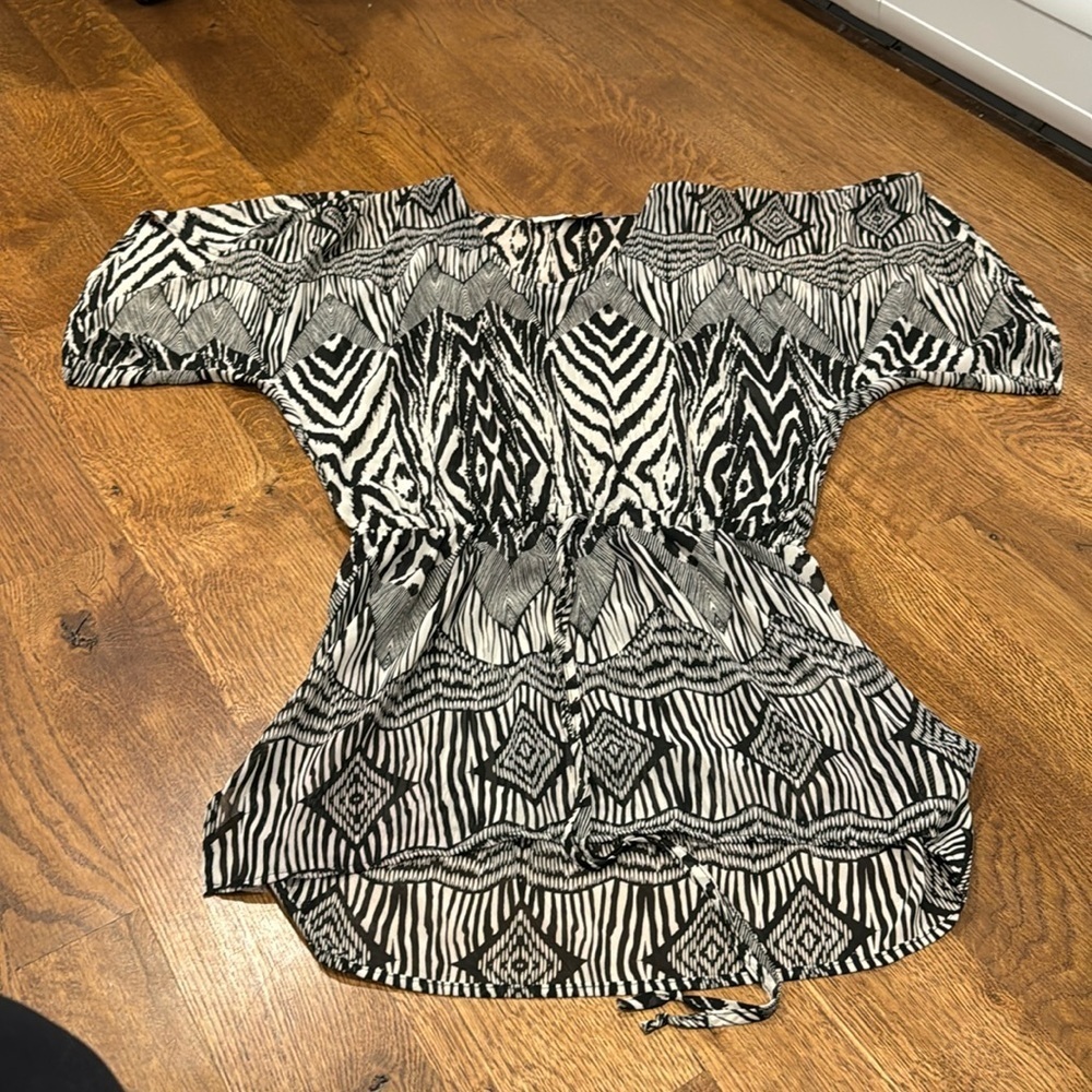 Veronicam Women’s Coverup Black and White Size XS